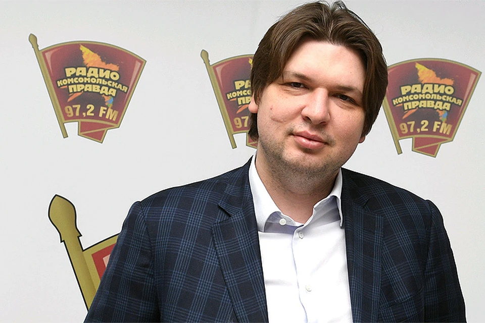 Дмитрий Медников в студии радио "Комсомольская правда".
