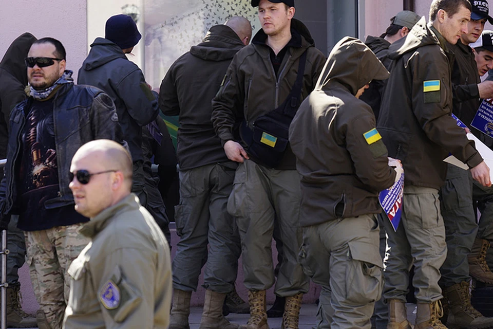 Радикалы сорвали запланированную в Россотрудничестве Киева акцию "Тотальный диктант". Фото: Архип Верещагин/ТАСС