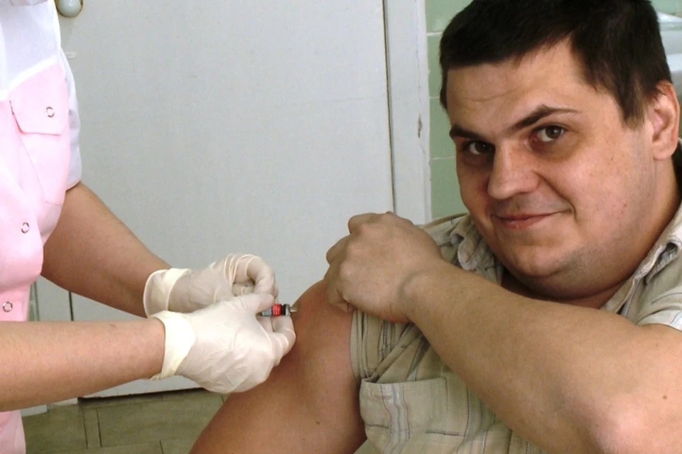 Решение о проведении дополнительной вакцинации обусловила эффективность ранее проведенных прививочных кампаний, а также наличие запроса на вакцинацию со стороны работников.