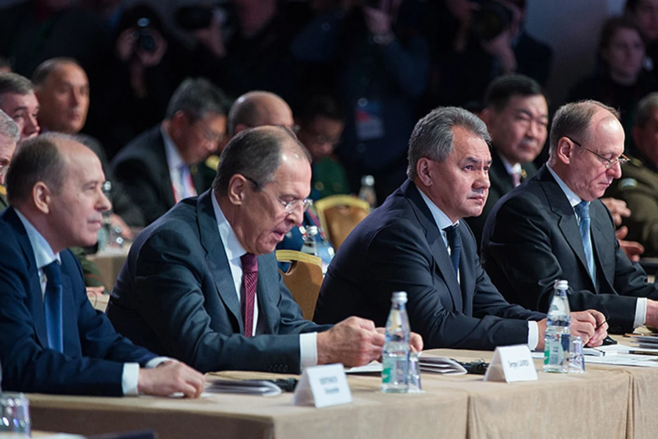 Наши министры выглядели откровенными и критичными как никогда. Фото: Сергей Бобылев/ТАСС