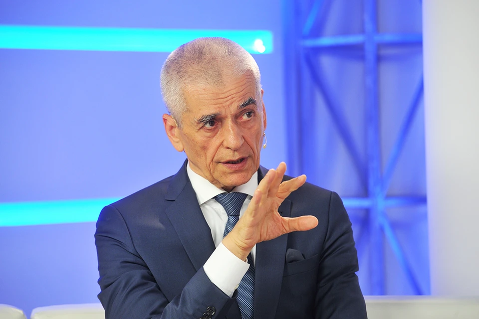 Геннадий Григорьевич напоминает, что клещи не летают, а ползают