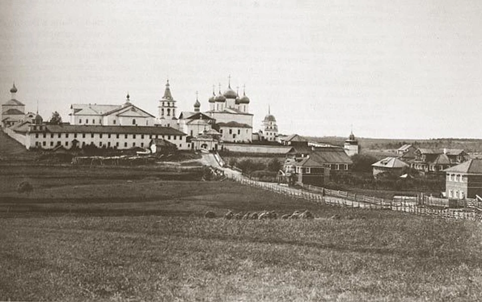 Ансамбль Корнильево-Комелского монастыря. Фото с сайта областной библотеки.