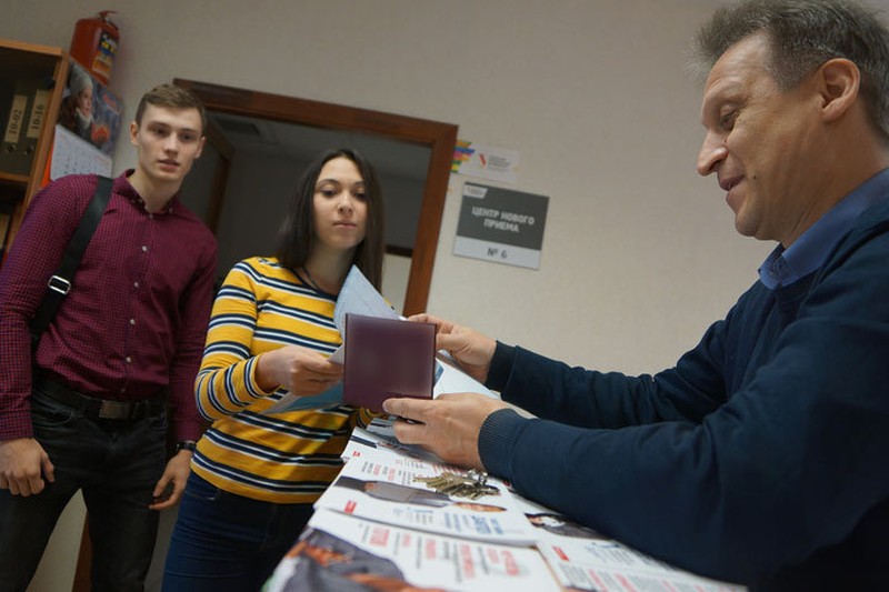 В течение месяца вам выдадут дубликат аттестата об образовании.