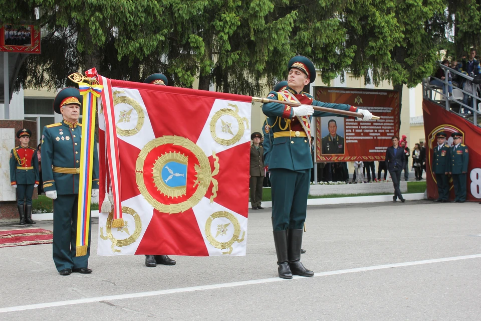 Саратовский военный институт Росгвардии отпраздновал 85-летие парадом.