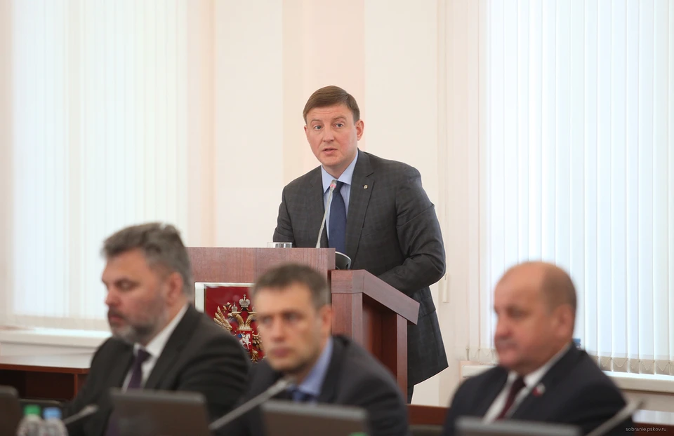 Отчет губернатора длился не более 20 минут - своего рода рекорд в истории регионального парламента.