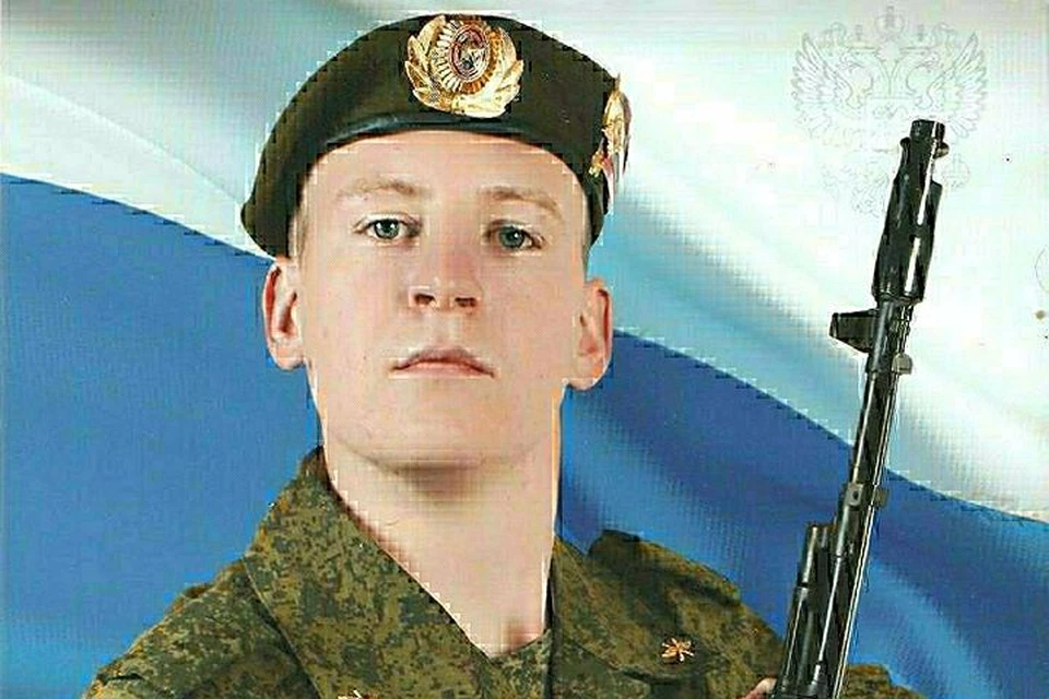 Согласно учетным данным Минобороны России, Агеев проходил срочную службу в Вооруженных силах России, после которой в мае 2016 года уволился в запас
