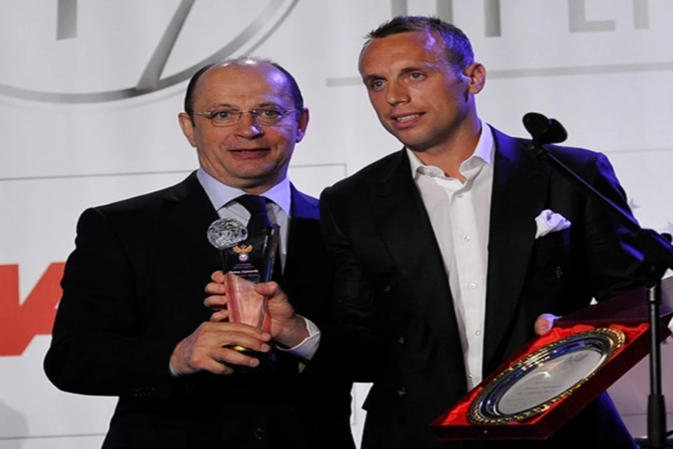 Денис Глушаков (справа) был признан лучшим игроком года в РФПЛ