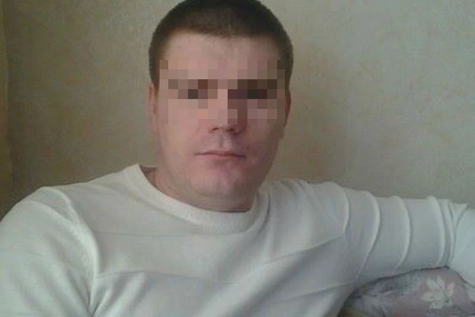 Чем сейчас занимается бывший силовик и на что живет, неизвестно. Официально за ним не числится никакое имущество - потому потерпевшие не могут получить ни копейки