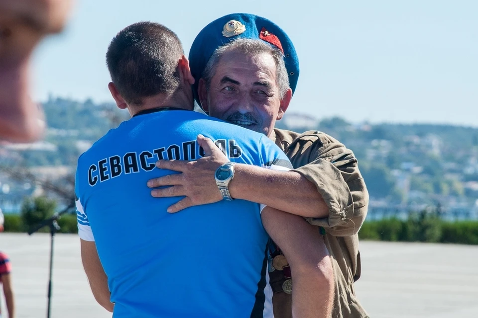 "Голубые береты" разных поколений отлично понимают друг друга.