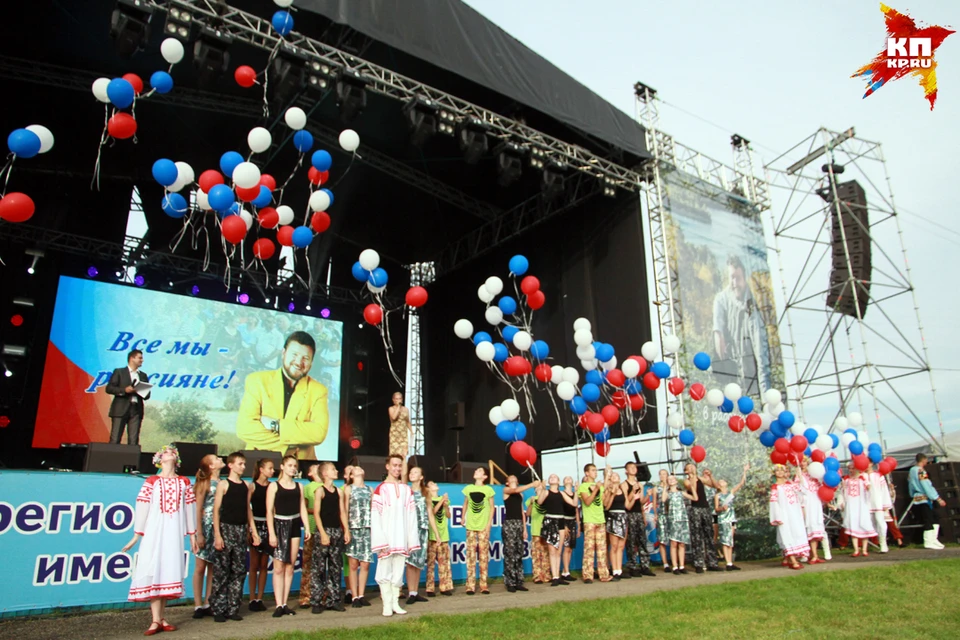Ежегодный фестиваль «Земляки» проходит на малой родине Михаила Евдокимова - в поселке Верх-Обский