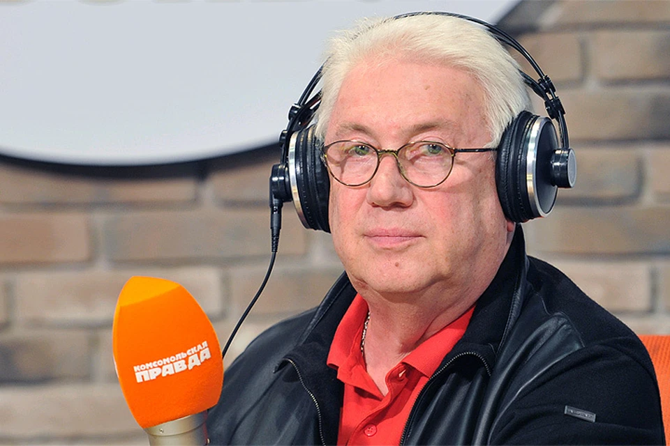 Владимир Винокур в студии радио "Комсомольская правда".