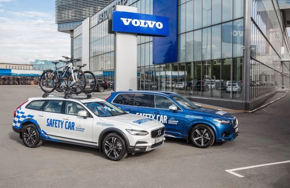 Под отзыв попали две модели Volvo - кроссоверы XC90 и универсалы V90 Cross Country