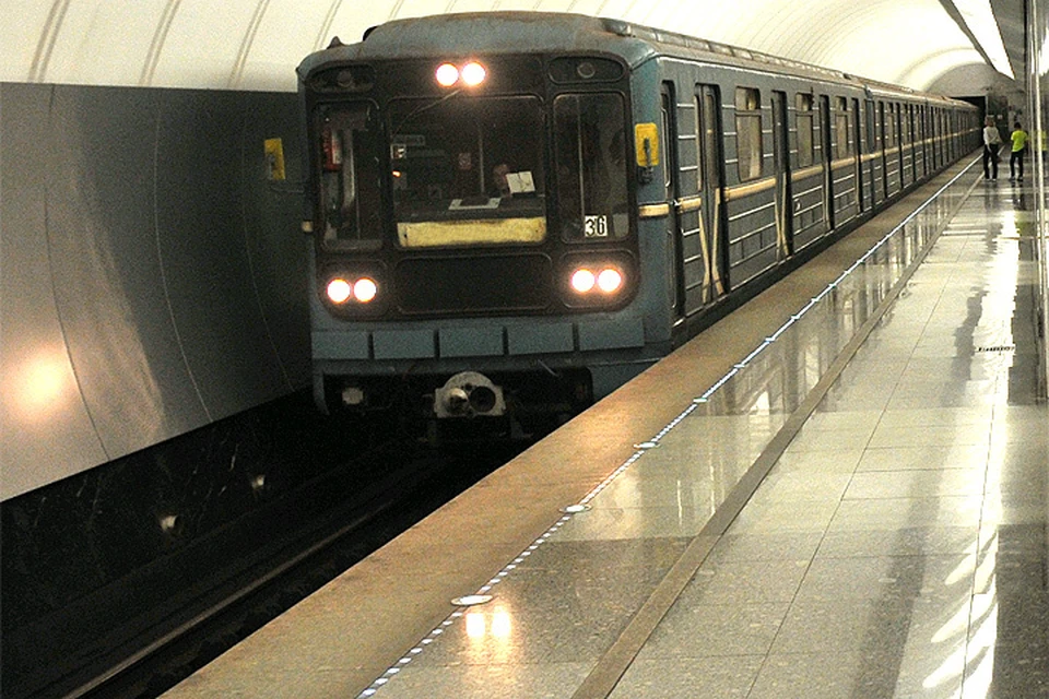 Калужско-Рижская линия простояла почти полчаса из-за ЧП на станции метро "Свиблово".