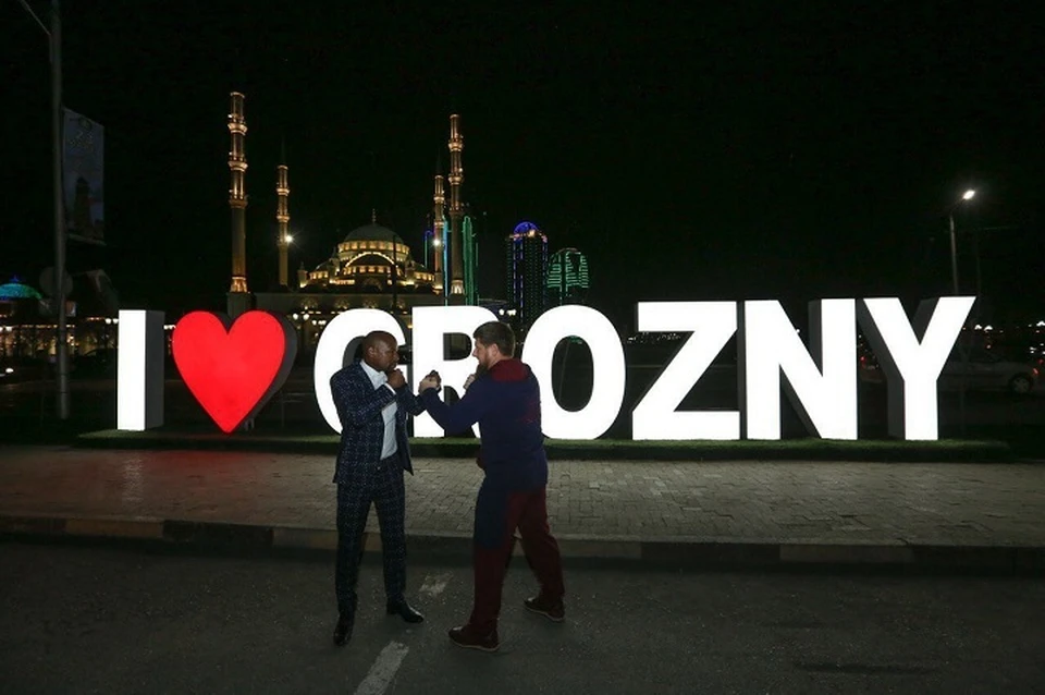 Рамзан Кадыров опубликовал фото из Грозного со знаменитым боксером Флойдом Мейвезером. Фото: Тelegram