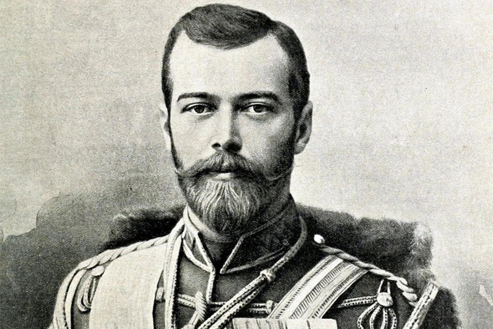 Нынешняя ажитация к столетию Октября - последний всплеск общественного интереса лично к Николаю II.