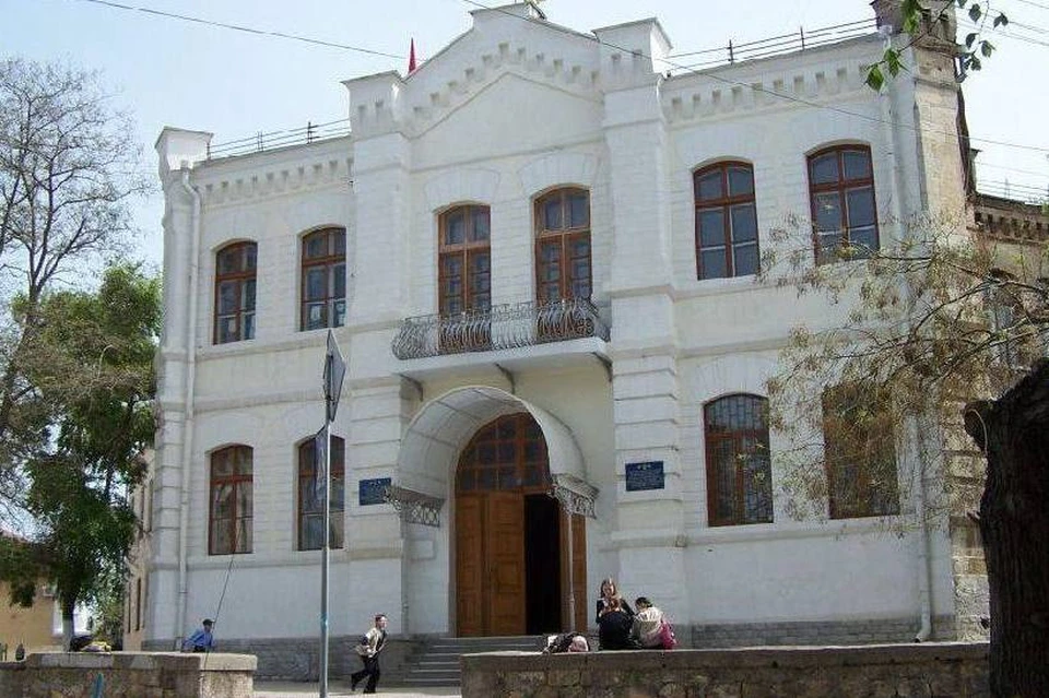 Славная история севастопольской школы №3 началась в 1875 году.