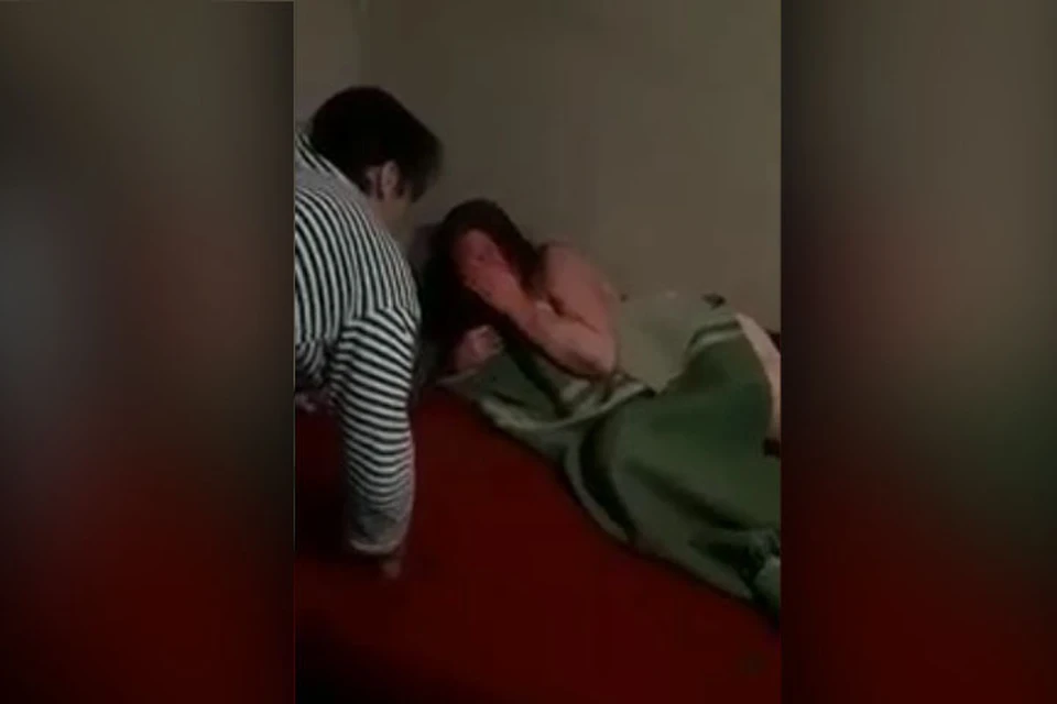 Порно видео Жена бьёт мужа по жопе. Смотреть Жена бьёт мужа по жопе онлайн