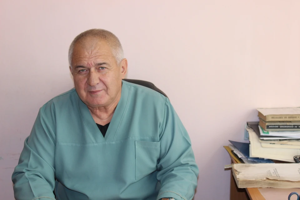 Хирург Исмаилов оставил свой пост в больнице только после эвакуации под обстрелами последнего раненого - 27 января 2015-го. И вскоре вернулся реанимировать родную больницу