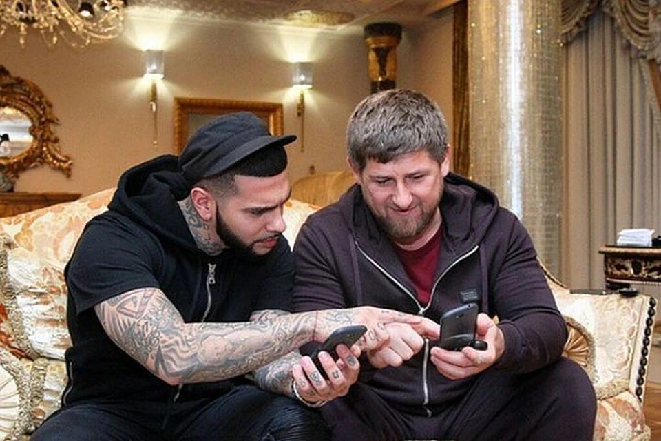 Рамзан Кадыров не только сам российский смартфон выбрал, но еще и своего друга Тимати «подсадил» на YotaPhon. Фото: Instagram главы ЧР