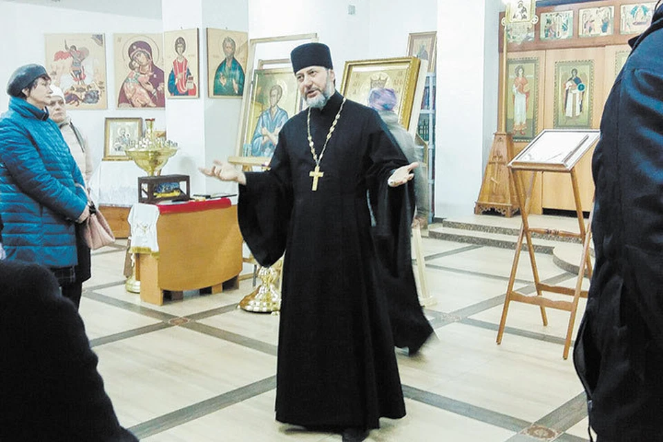 Настоятель храма Новомучеников и исповедников российских отец Павел Базаров