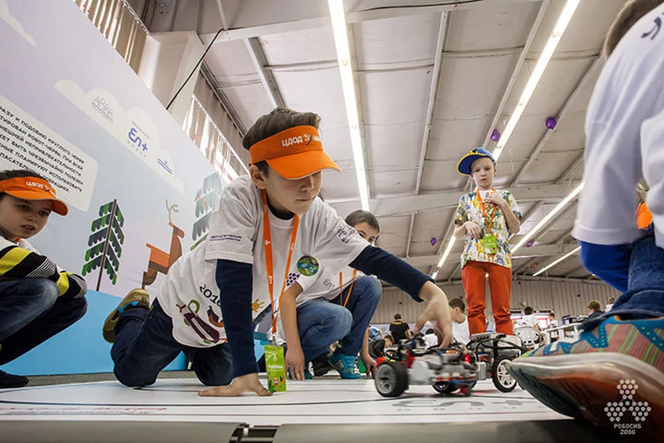 Около 700 школьников из разных городов Сибири зарегистрировались на главный сибирский фестиваль робототехники En+ Group «РобоСиб-2017». Фото: En+ Group.