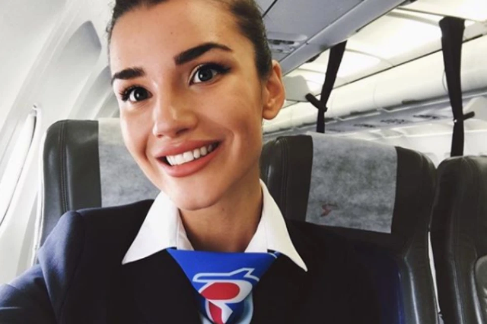 Алена признается, что в детстве стать бортпроводницей не мечтала. ФОТО: alenastewardess