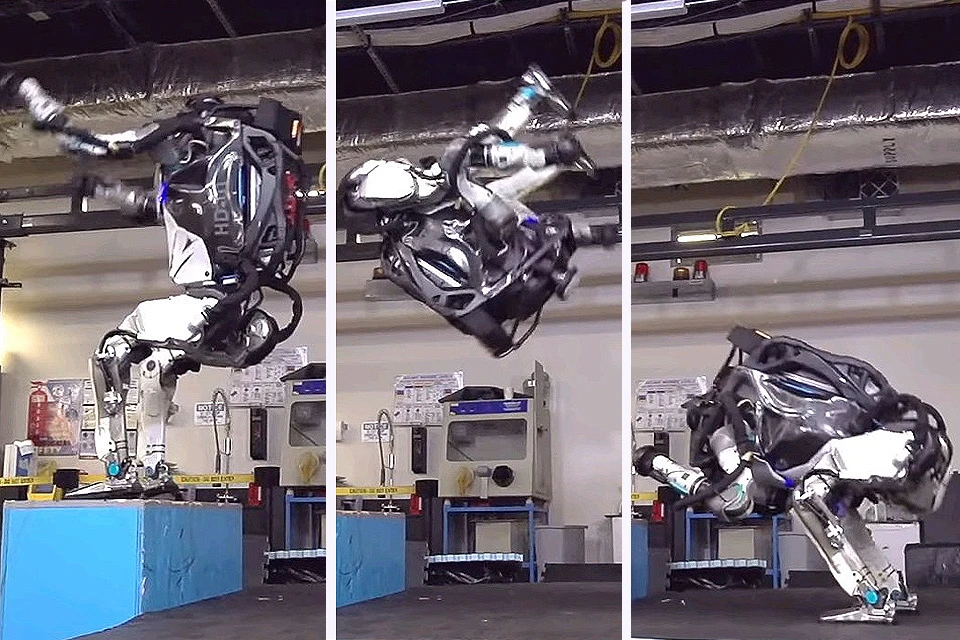 Специалисты Boston Dynamics обучили роботов делать сальто назад.