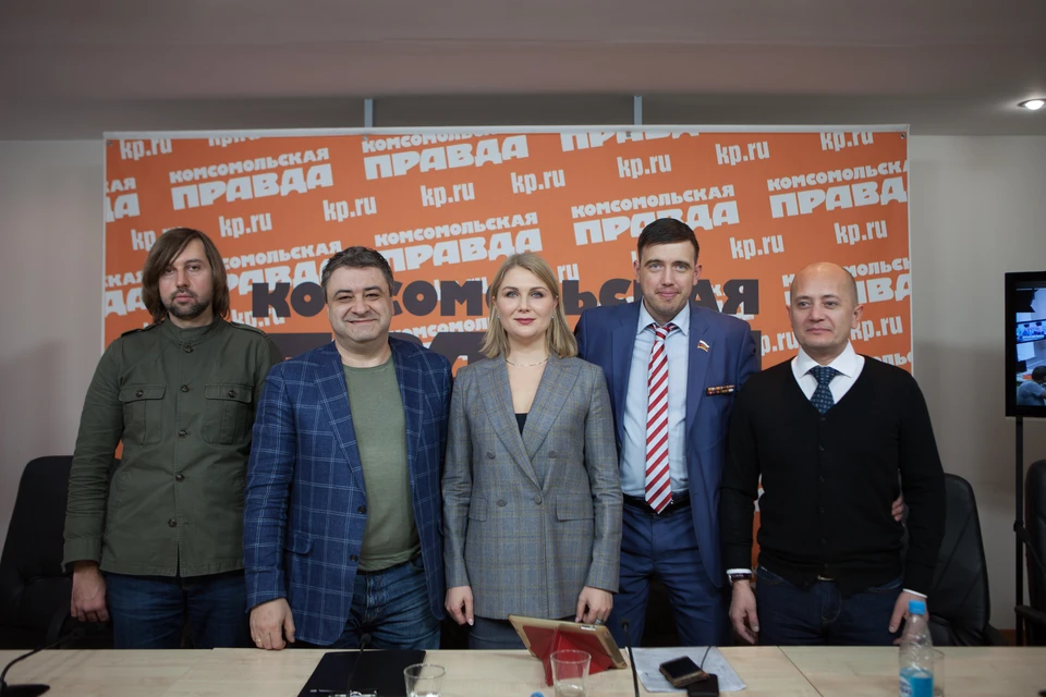 Форум Третья сила, слева направо Станислав Полищук, Андрей Богданов, Ирина Волынец, Ильдар Резяпов, Андрей Гетманов