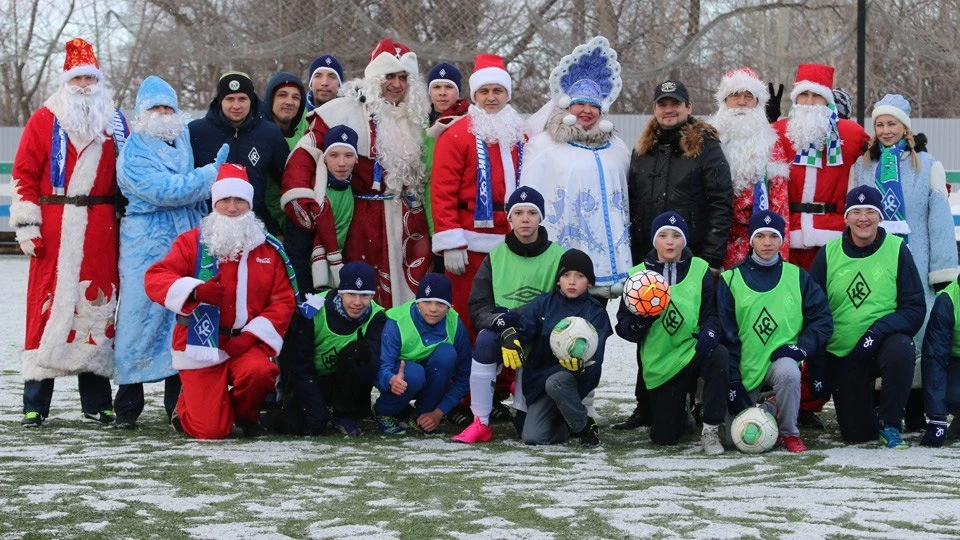 Хочешь сыграть в футбол с Дедом Морозом и игроками "Крыльев"?