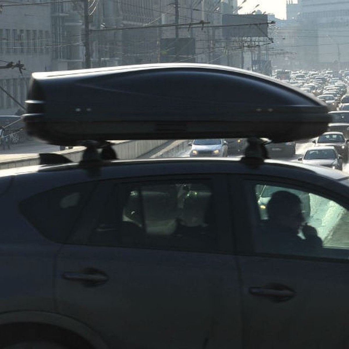 Багажник на крышу автомобиля можно. Штраф за багажник на крыше автомобиля 2020. Багажник на крышу авто штраф. Штраф за багажник на крыше. Запрет на багажник на крышу автомобиля.