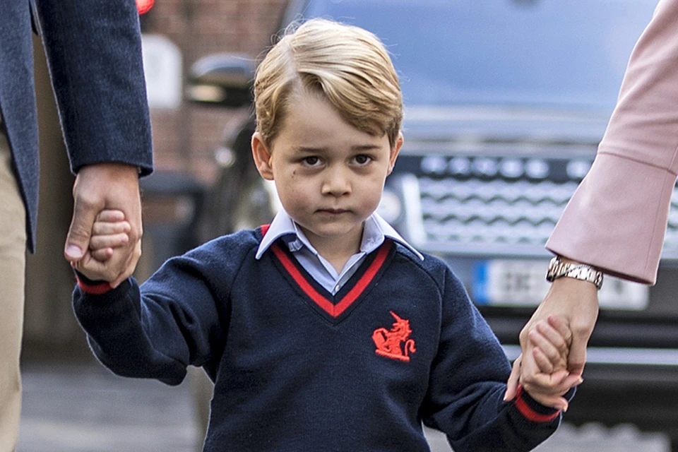 Кстати, принцу Джорджу, правнуку королевы Елизаветы, сейчас четыре года