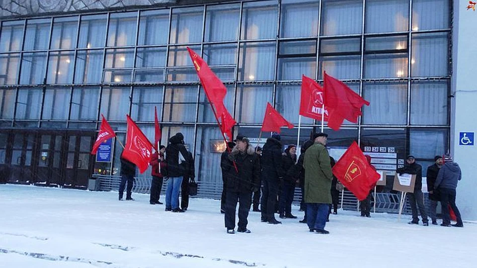 Сегодня на Театральной площади прошел митинг