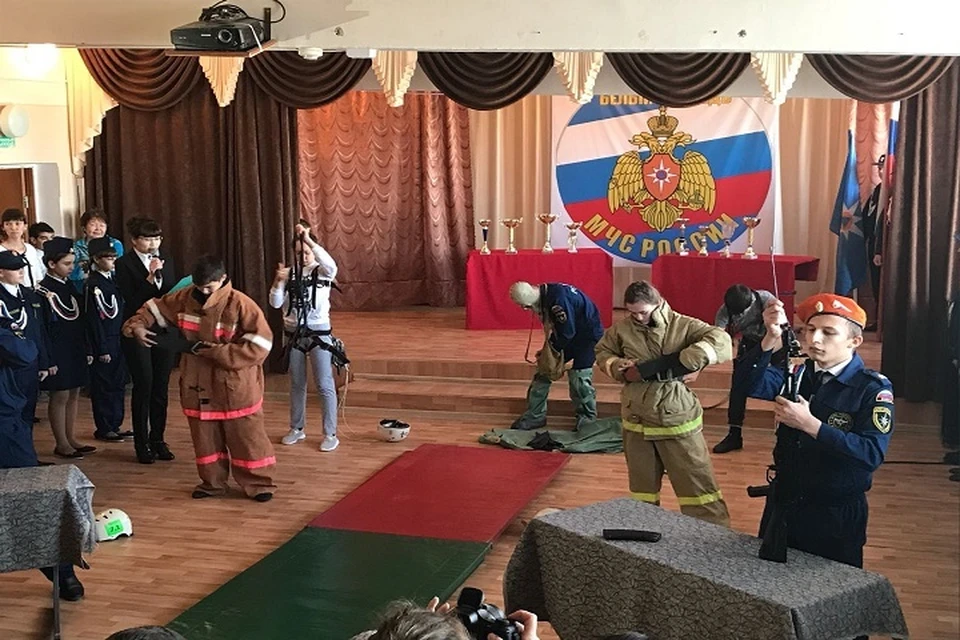 Посвящение учеников 5 класса в кадеты