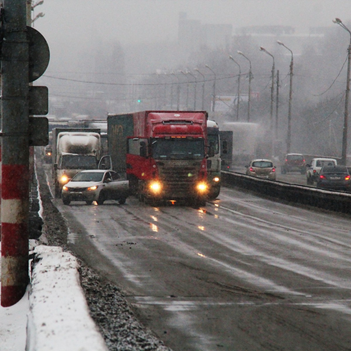 Ямы-ловушки на Мызинском мосту: пострадали десятки автомобилистов - KP.RU