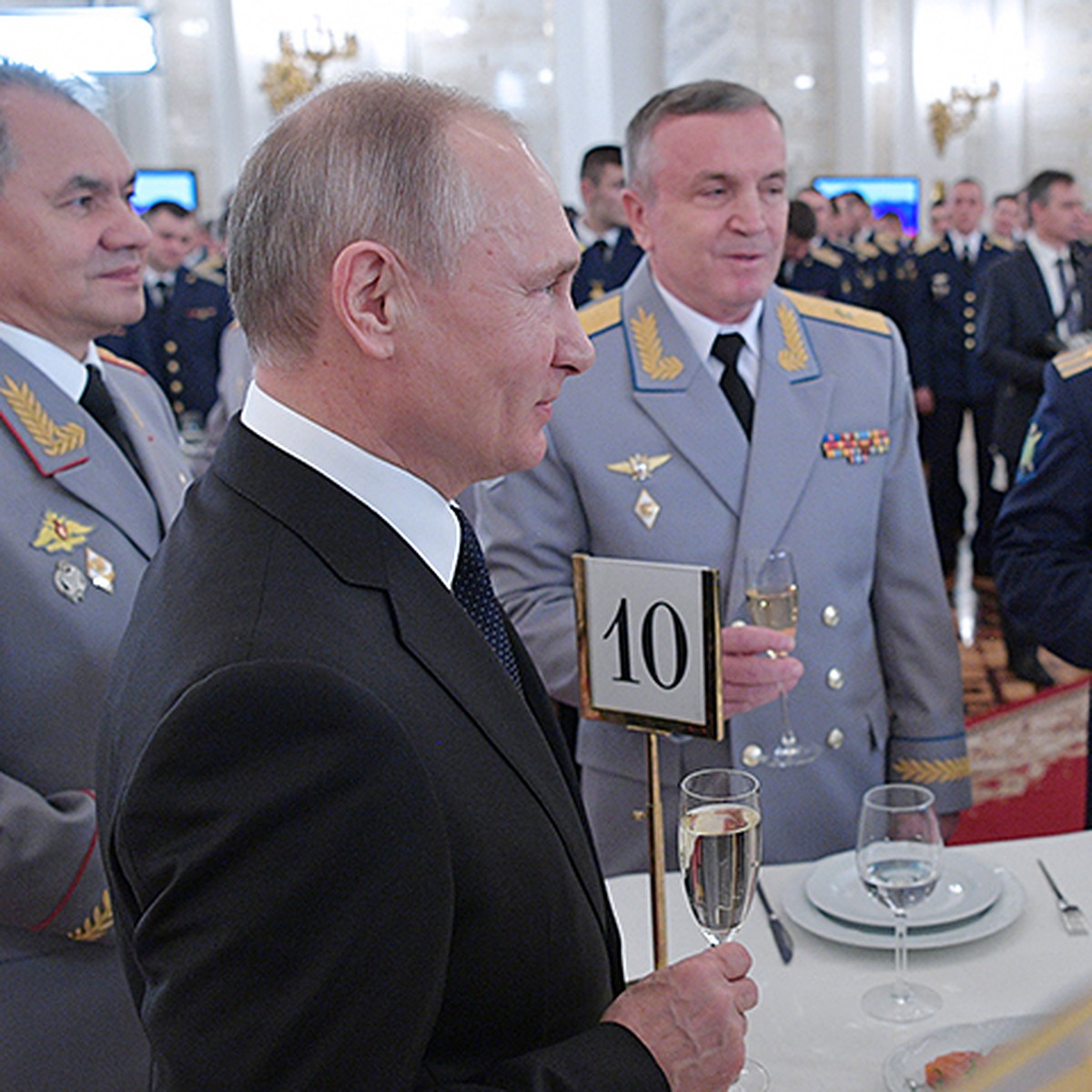 Стало известно, за что именно получили Звезду Героя генералы, воевавшие в  Сирии - KP.RU