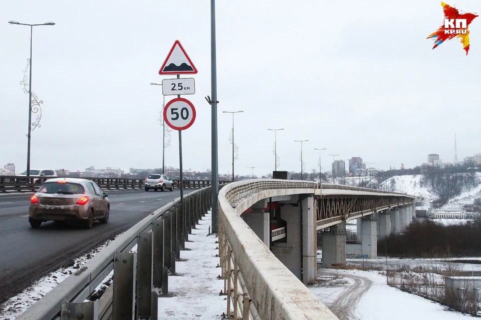 Ограничение скорости 50 км/ч на метромосту будет действовать до 2020 года.