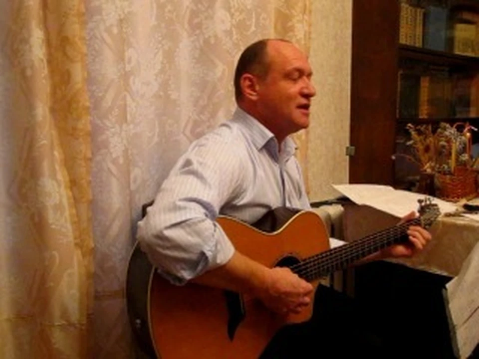 Валерий Чечет на квартирнике у Татьяны Ефимовой (фото: vk.com/id21202380)