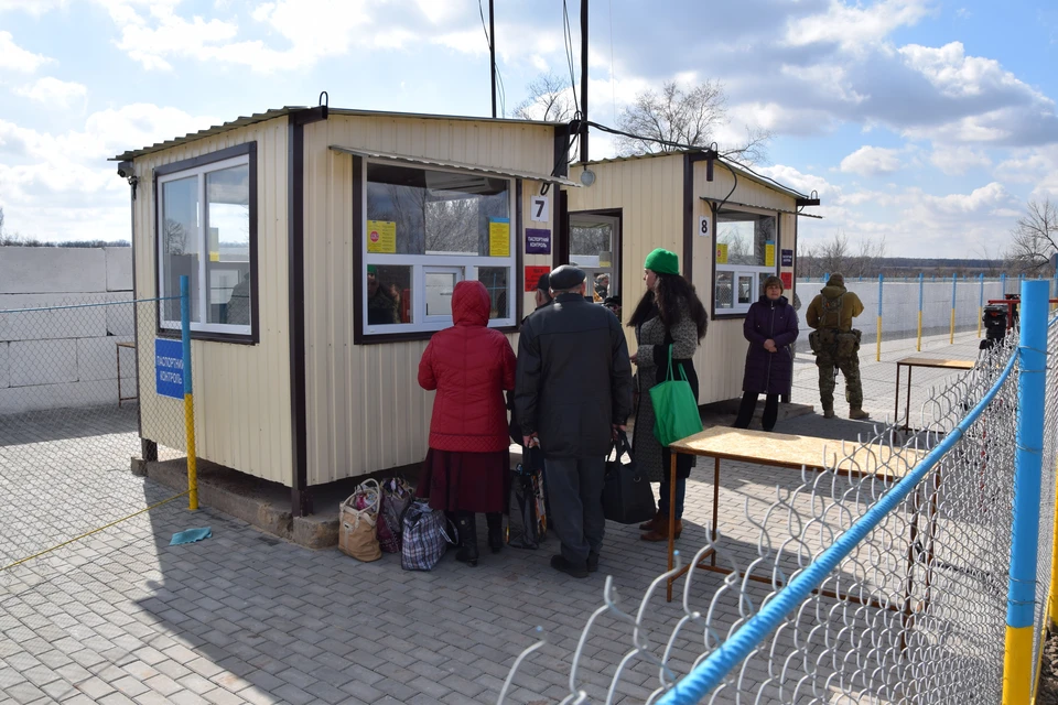После повышения пенсий на Украине поток «пенсионных туристов» из Донбасса вырос. Фото: donbasssos.org