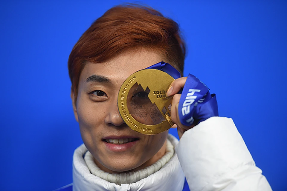 Выигравший три золота на Олимпиаде в Сочи в шорт-треке Виктор Ан попытается пробиться на Игры в Пхенчхан через суд