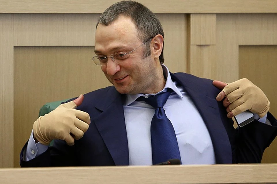 Сулейман Керимов вновь прилетел в Россию