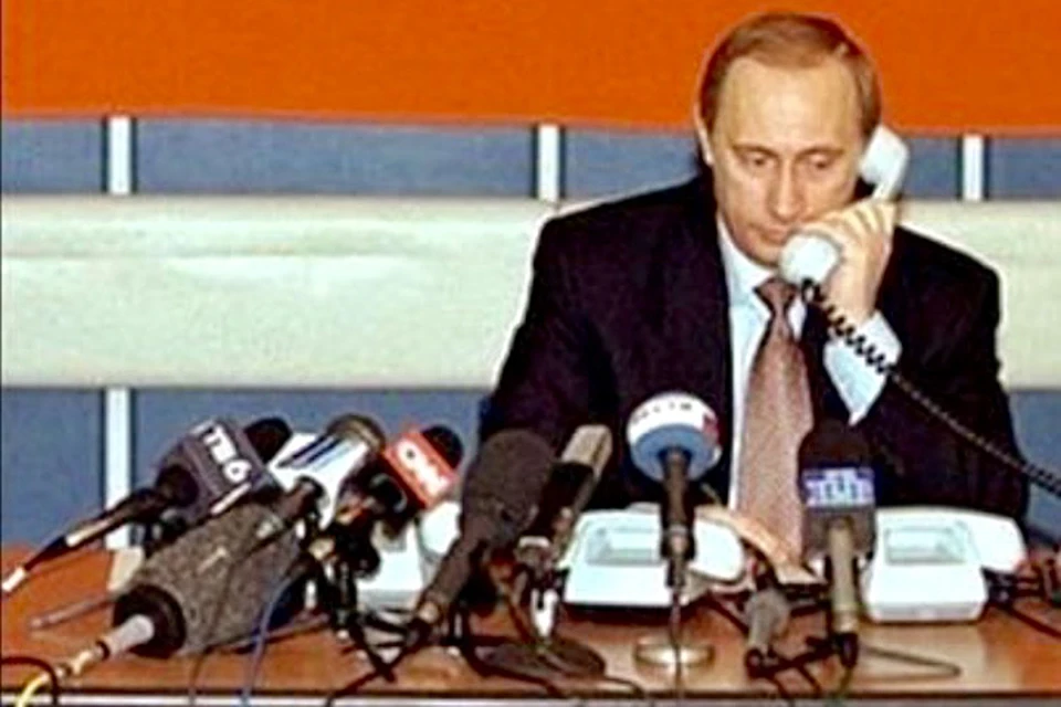 Полтора часа отвечал по телефону Владимир Путин на вопросы читателей газеты "Комсомольская правда"