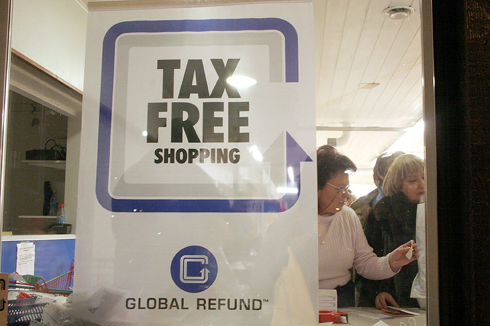 Для получения tax free иностранцу нужно приобрести в течение одного дня товаров на сумму не менее 10 тысяч рублей с учетом налога