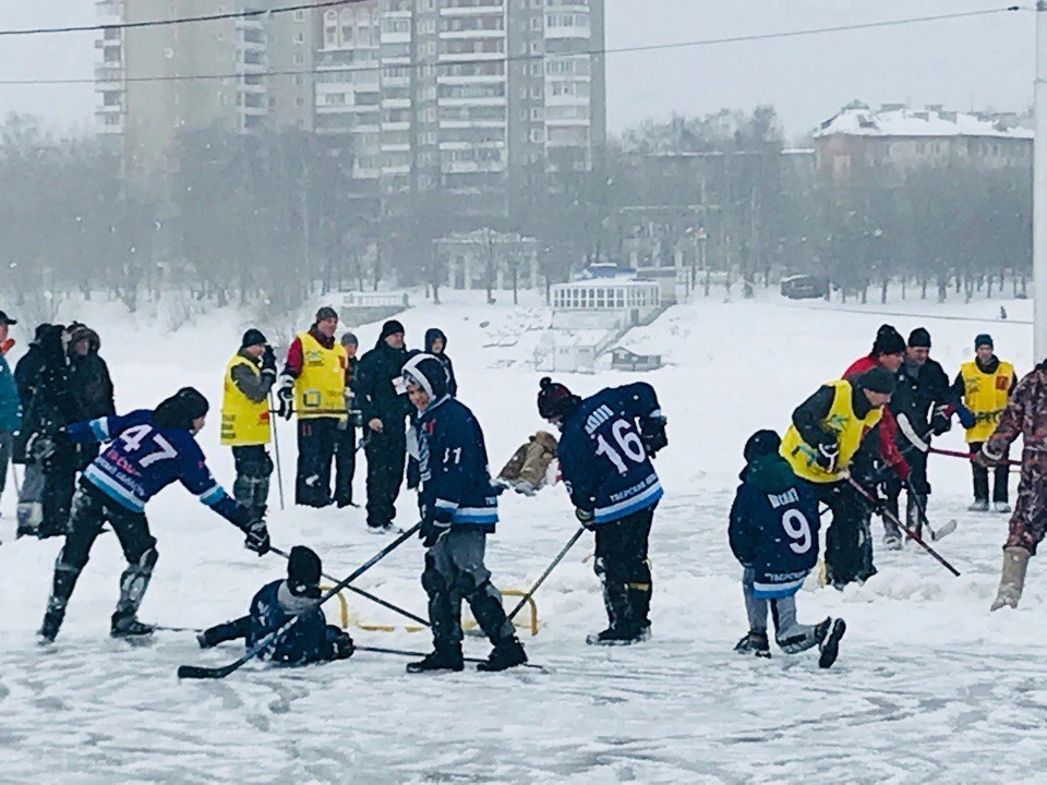 Море спорта турнир по хоккею. Хоккей на Волге Тверь.
