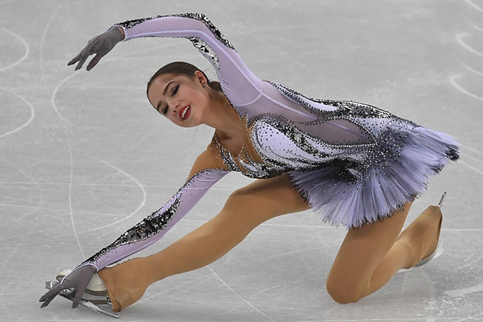 Алина Загитова - лидер короткой программы в женском фигурном катании на Олимпиаде в Пхенчхане