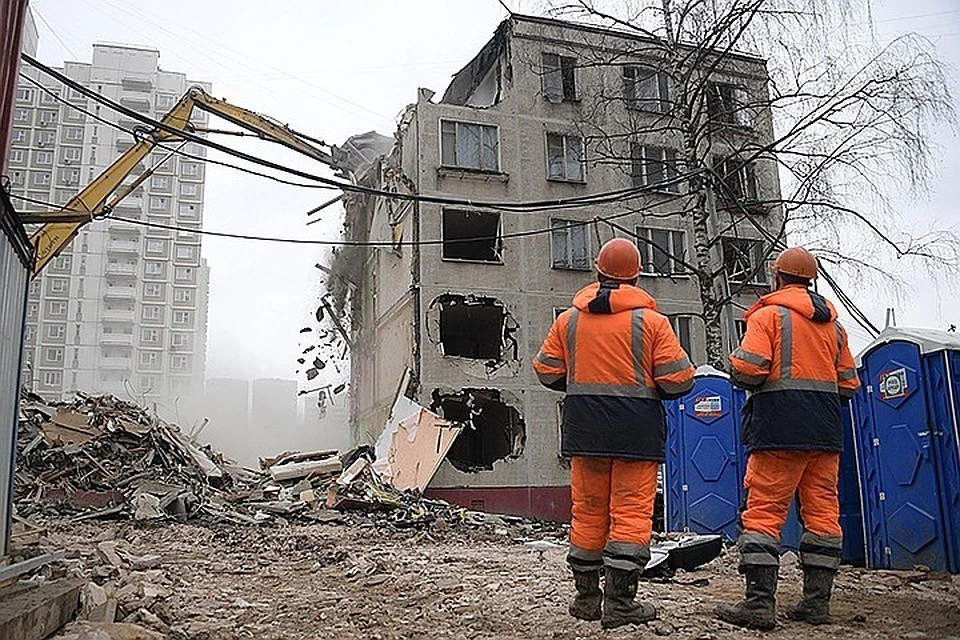 Собянин почти в два раза увеличил зарплаты рабочим стройкомплекса Москвы.
