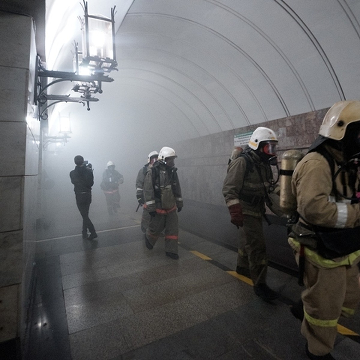 Сотрудники МЧС и метрополитена Екатеринбурга рассказали, как вести себя в  подземке во время пожара - KP.RU