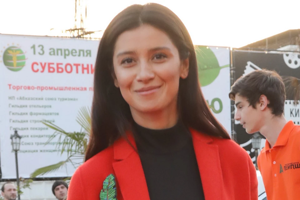 Равшана Куркова на Сухумском международном кинофестивале.