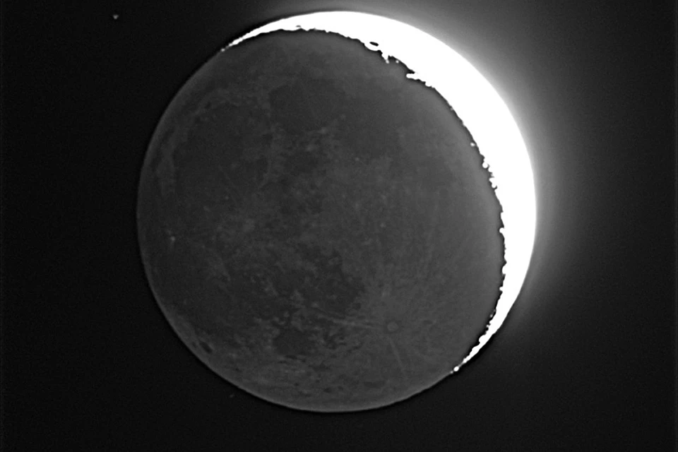 В ночь на 18 мая на небе можно будет увидеть пепельный свет внутри лунного полумесяца. ФОТО WIKIPEDIA