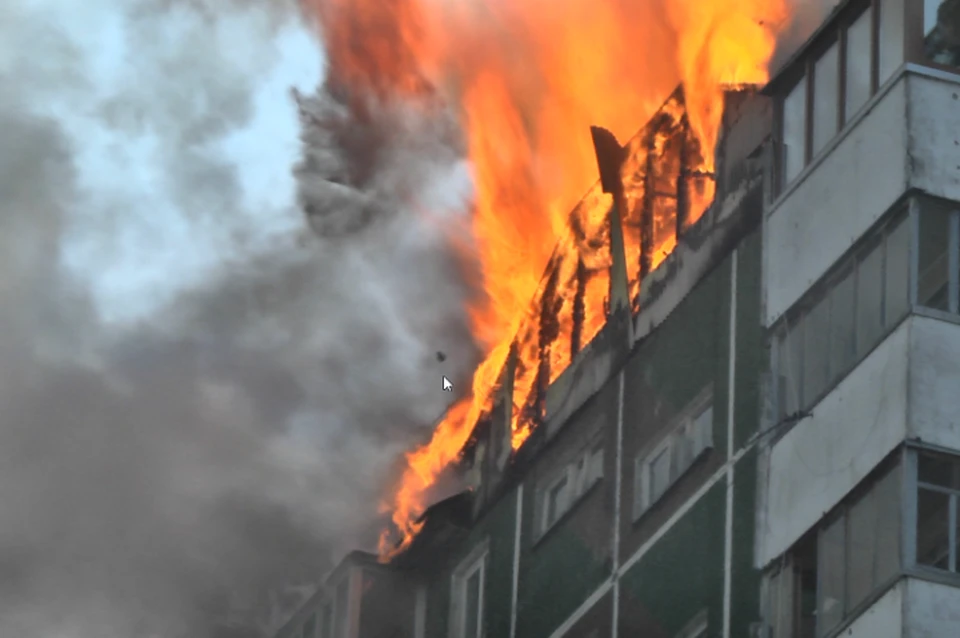 После пожара в жилом доме в Южно-Сахалинске ввели режим ЧС. ФОТО: пресс-служба администрации Южно-Сахалинска.