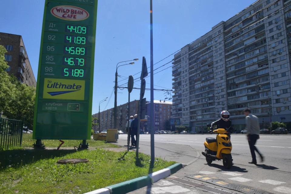 Дешевый бензин гораздо больше стимулирует экономику развиваться, чем слабый рубль.